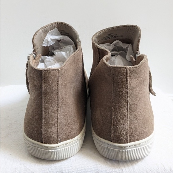 Crown Vintage Tan Sneakers with Suede Finish - Picture 5 of 11